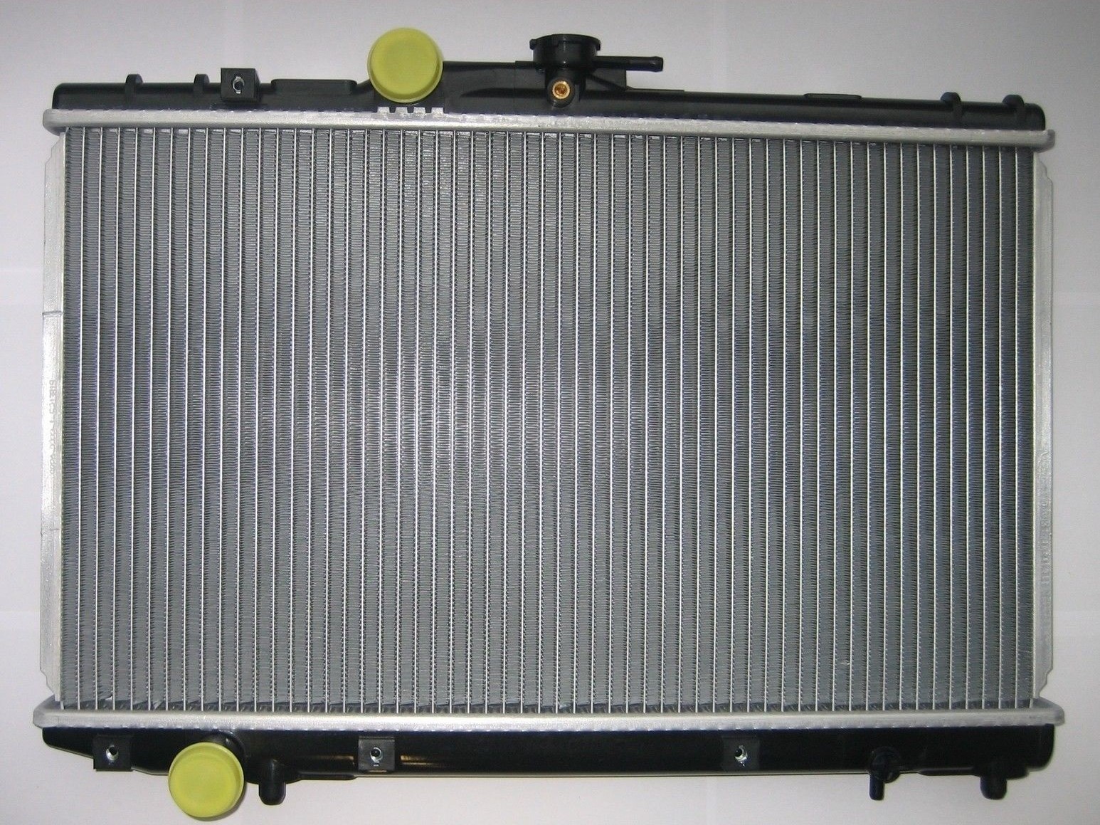 Radiador de Agua Toyota Starlet Automatico