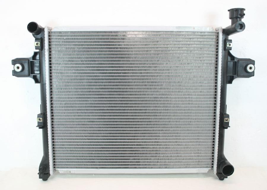 Radiador de agua Jeep Grand Cherokee 3.7/V6 y 4.7/V8 2005 2010