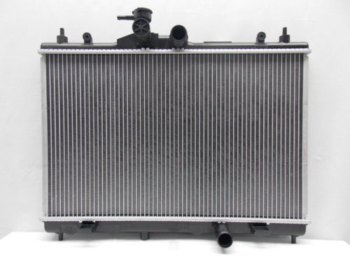 Radiador de Agua Nissan Cube 1.8L L4 A/MT
