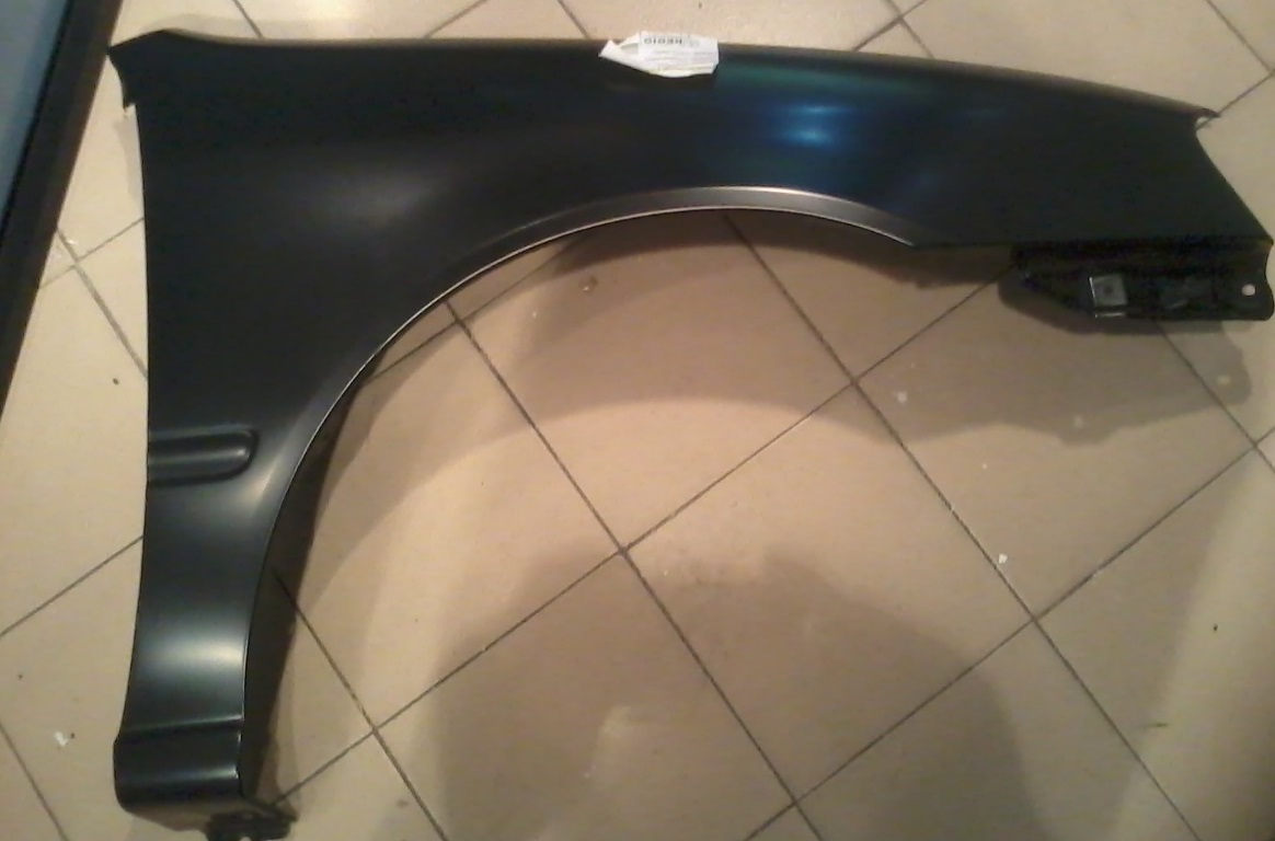 Lodera Derecha para Toyota Starlet 1995 1999