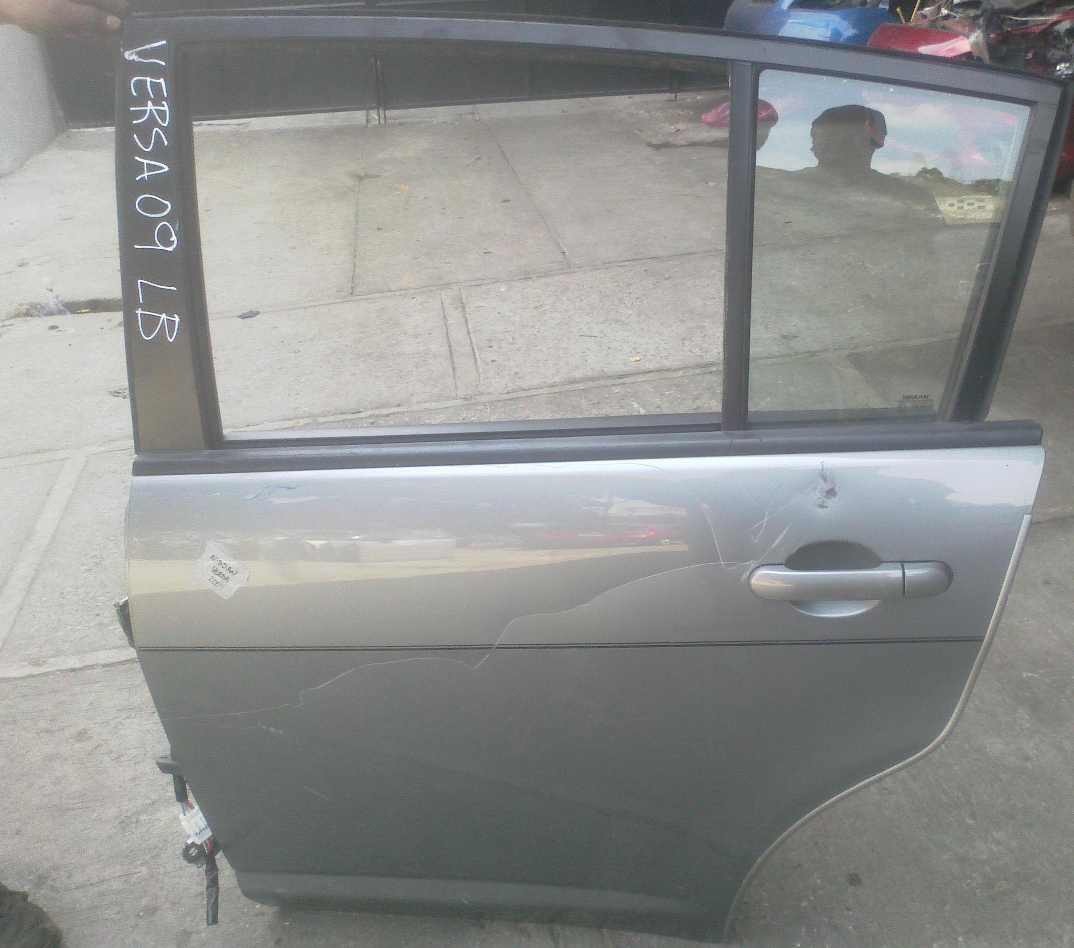 Puerta Izquierda Trasera Nissan Versa