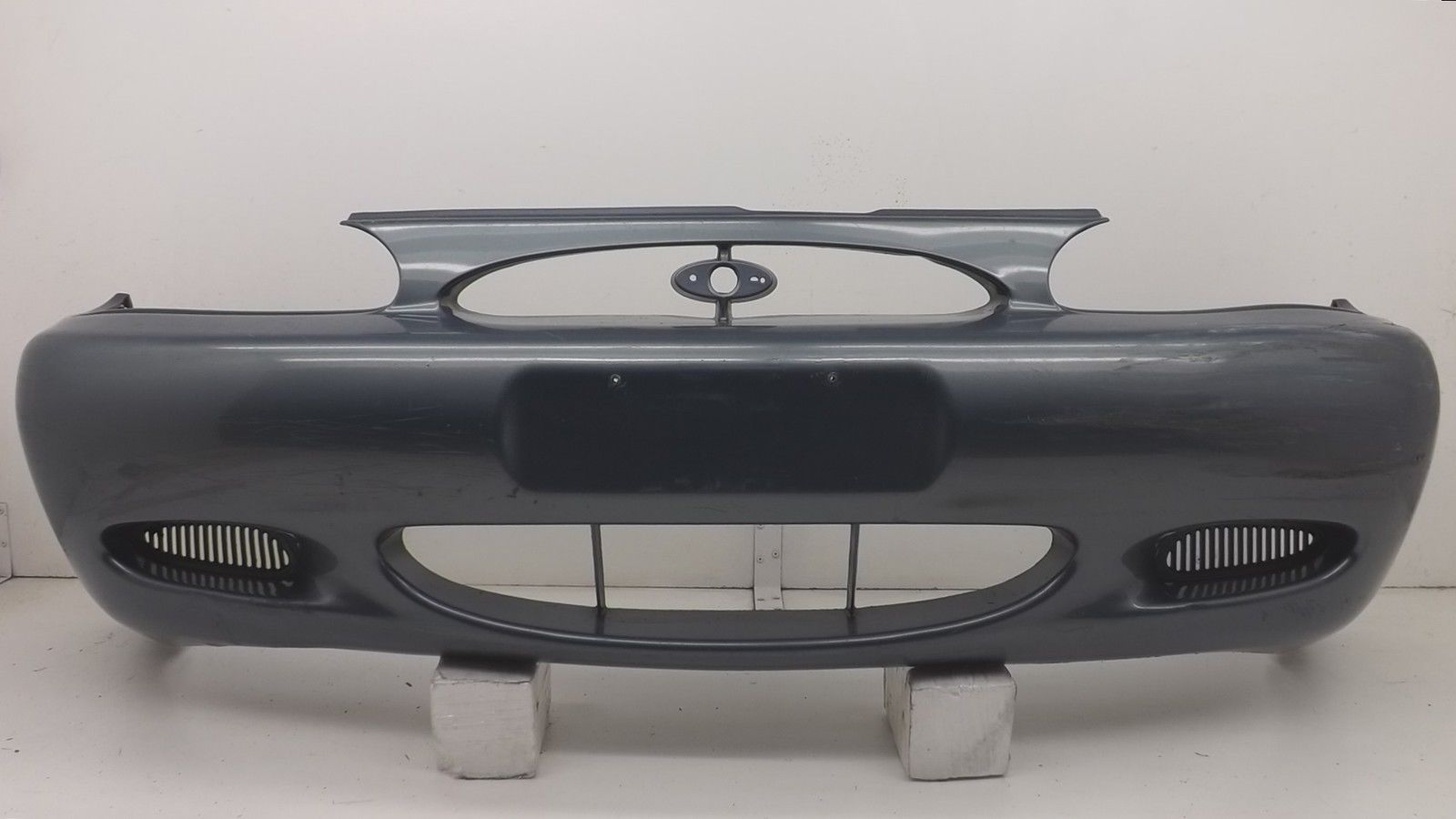 Bumpers Delanteros para Ford Escort 1997 2002